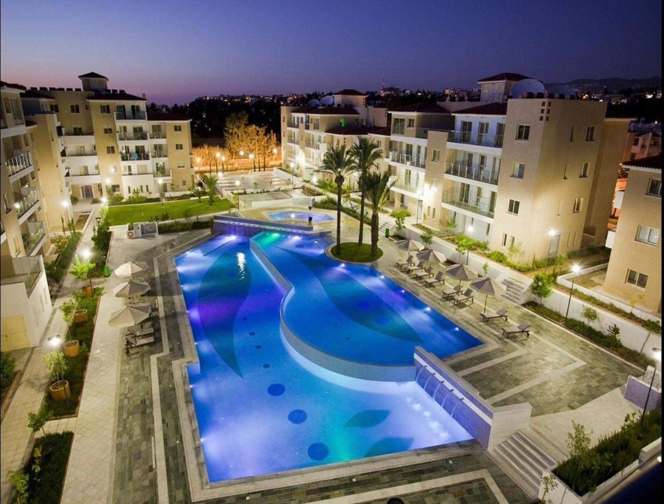 Elysia Park Ameliya 202 Apartment Paphos Bagian luar foto