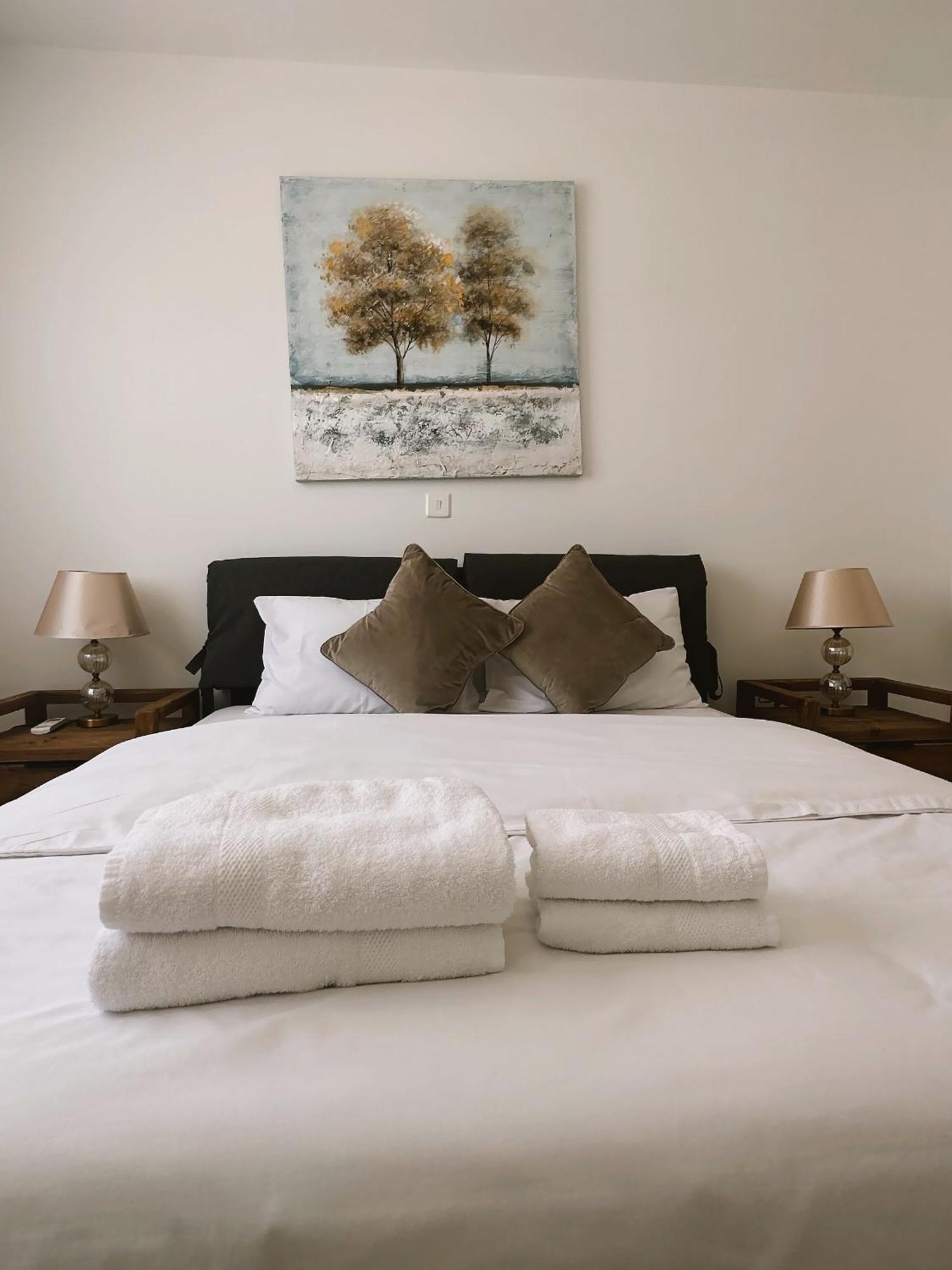 Elysia Park Ameliya 202 Apartment Paphos Bagian luar foto