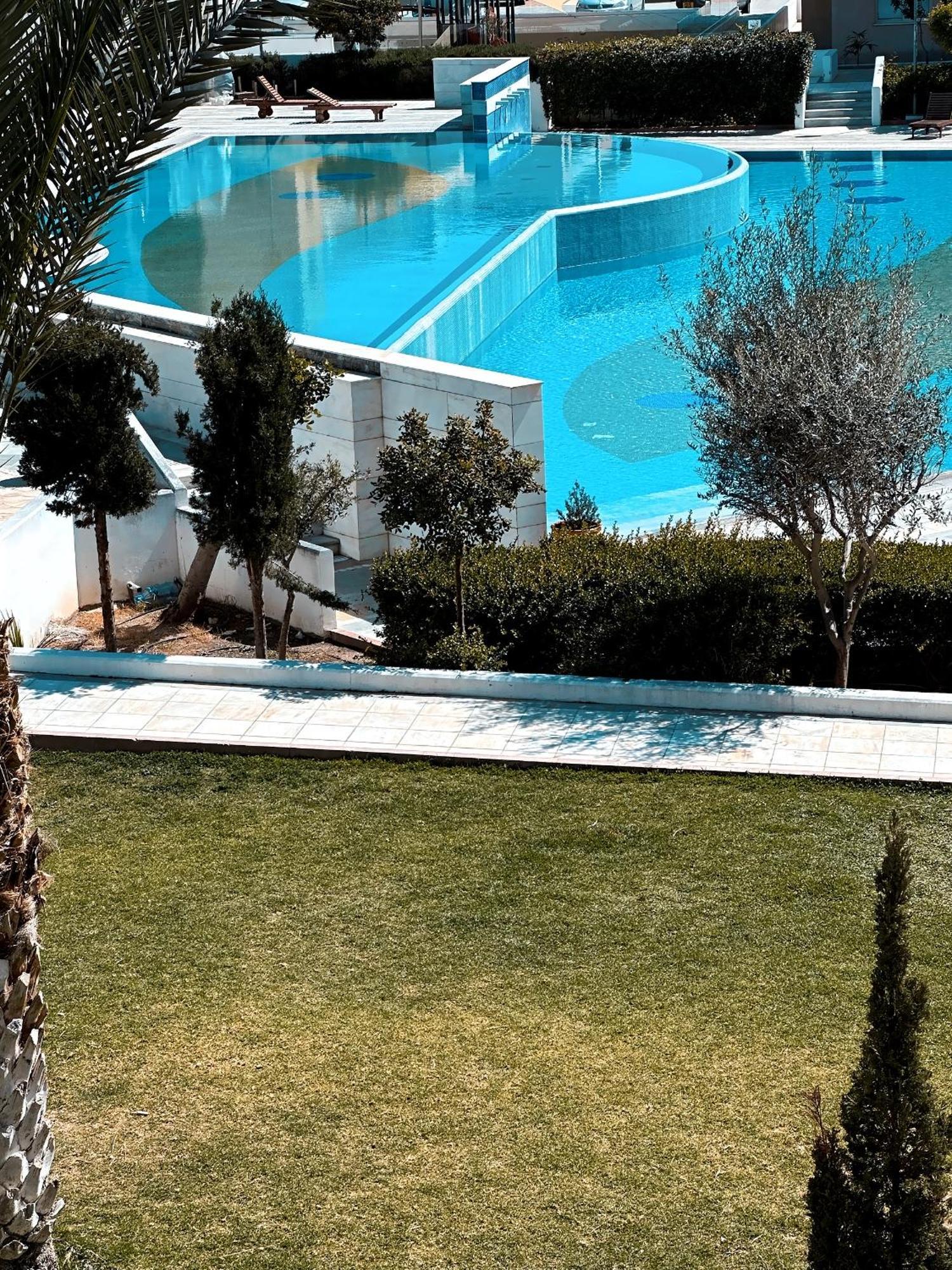 Elysia Park Ameliya 202 Apartment Paphos Bagian luar foto