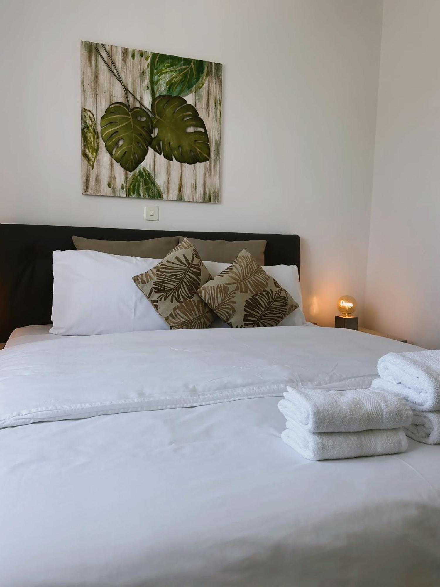 Elysia Park Ameliya 202 Apartment Paphos Bagian luar foto