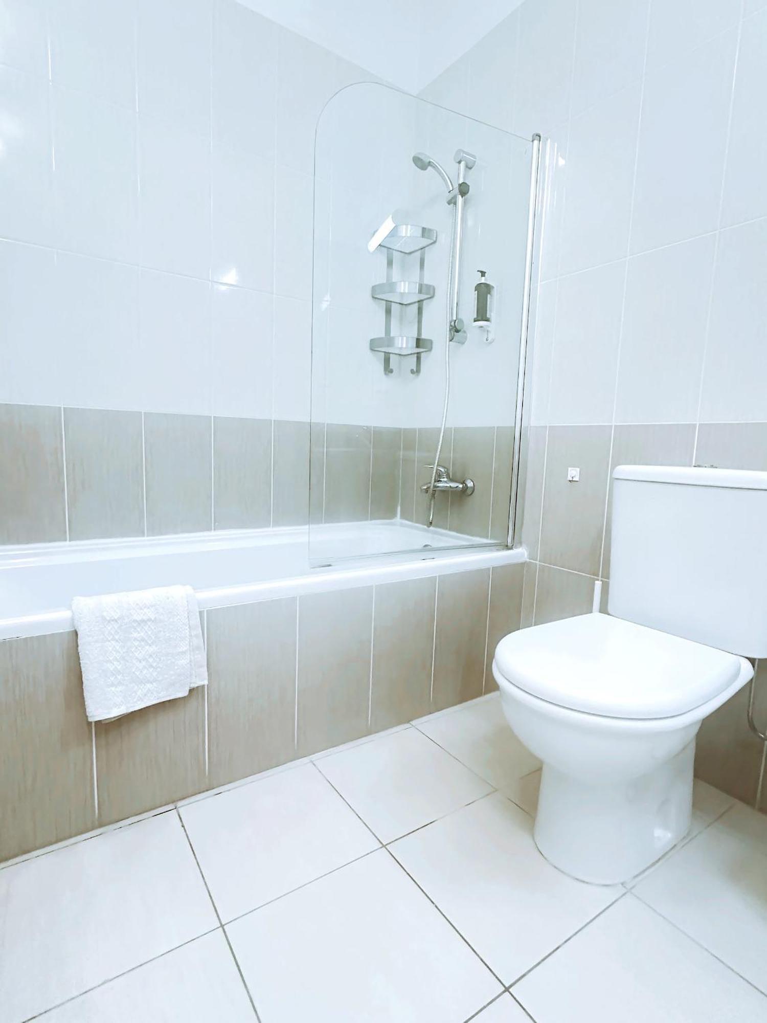 Elysia Park Ameliya 202 Apartment Paphos Bagian luar foto