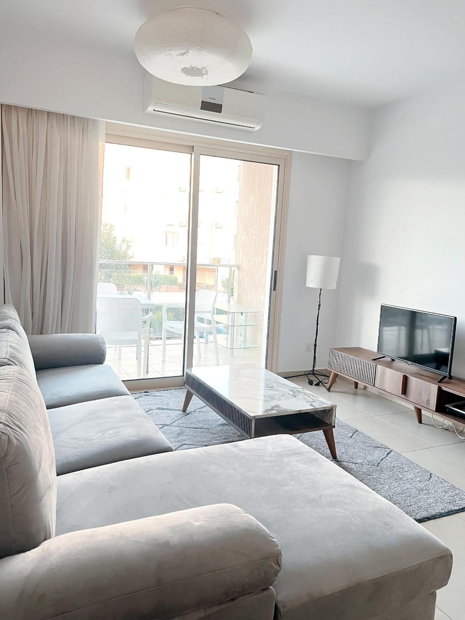 Elysia Park Ameliya 202 Apartment Paphos Bagian luar foto